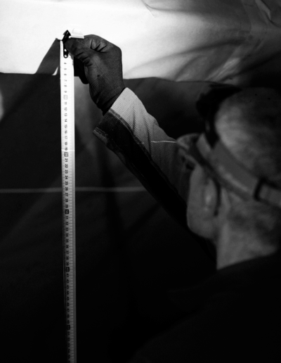 Photo de prise de mesures pour montrer les travaux réalisés dans les Granges de la Haute